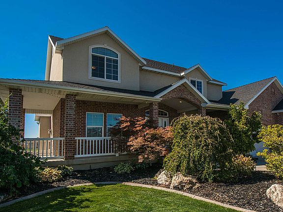 Exterior-Front_1800x1200_2493679