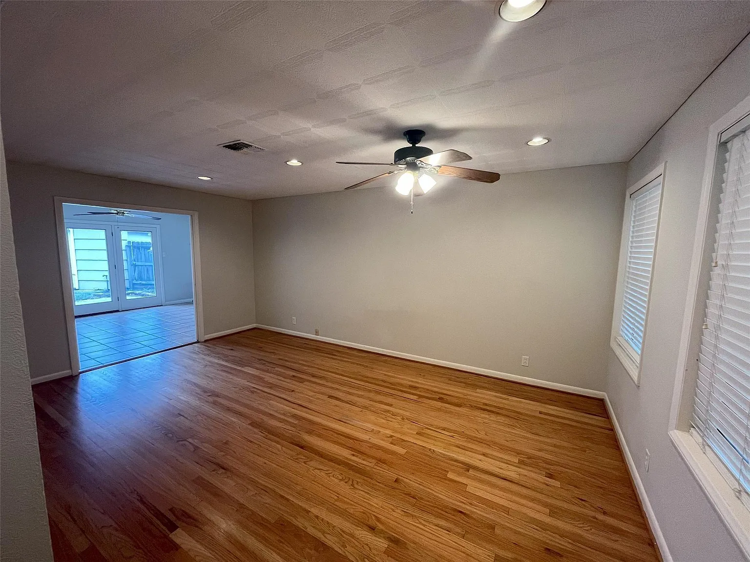 3 bed, 2.0 bath, 1748 sqft, $2,500 — Photo 4