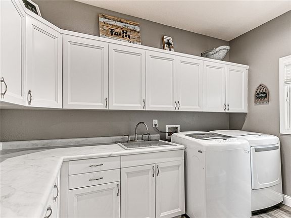 4th image of 1113 Sand Cherry Ln
