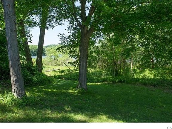 2nd image of 523 Lake Shore Dr