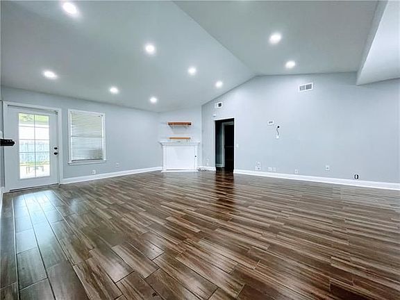 3rd image of 2108 Bradford Pl