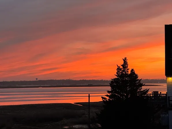 12 K St, Newburyport, MA 01950