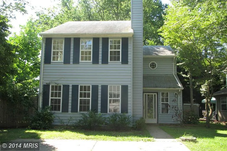 420 Winterberry Dr photo 1