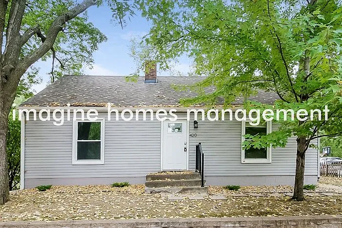3 bed, 1.5 bath, 1369 sqft, $2,295 — Photo 1