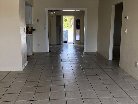 5th image of 621 Gerald Ave