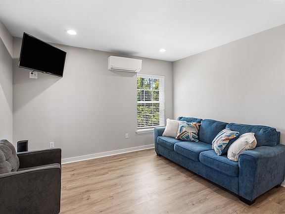 5th image of 9 Shuler St