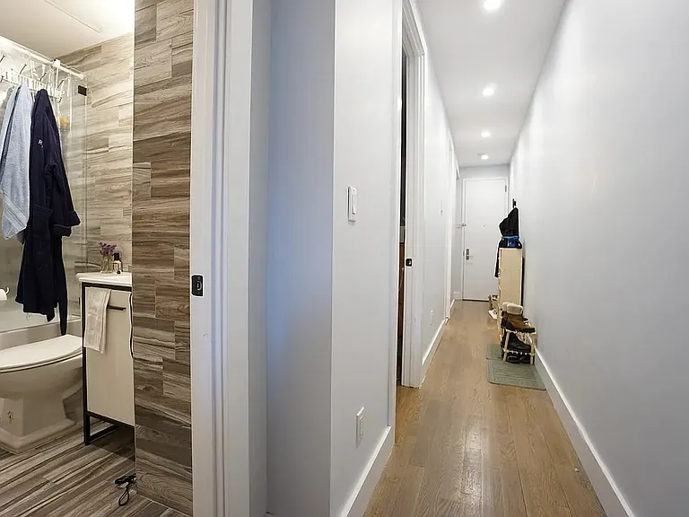 1684 Gates Ave #3L — Photo 6