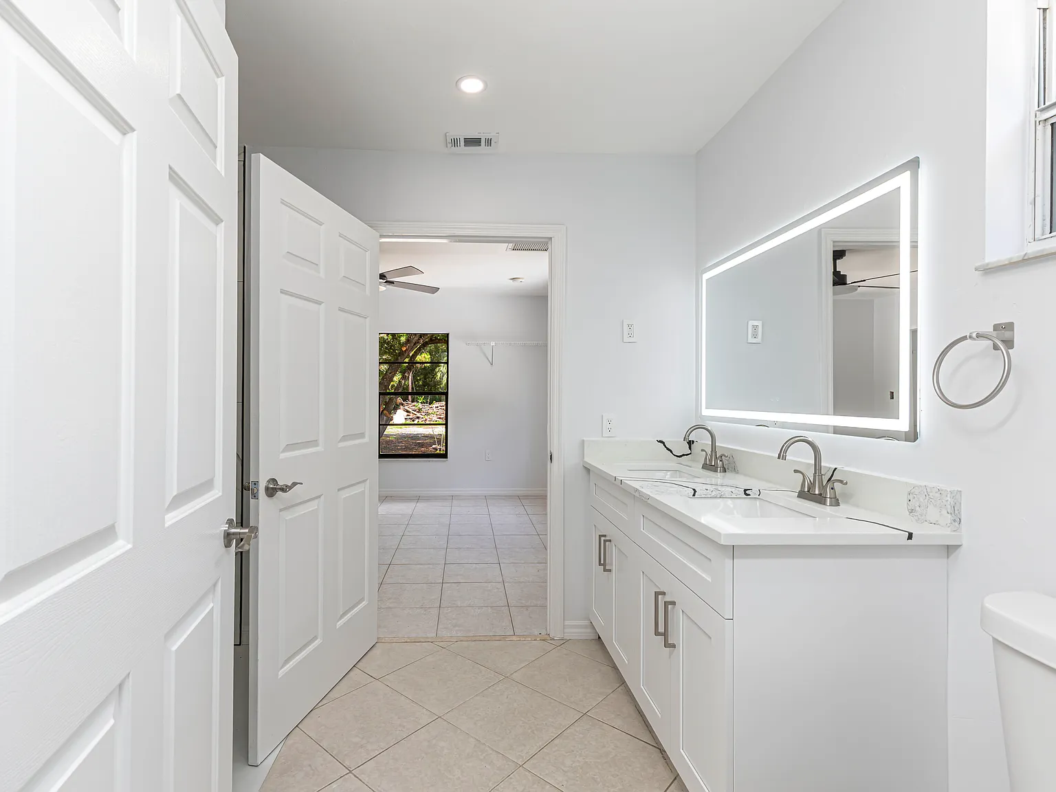 3 bed, 1400 sqft, $3,450 — Photo 2