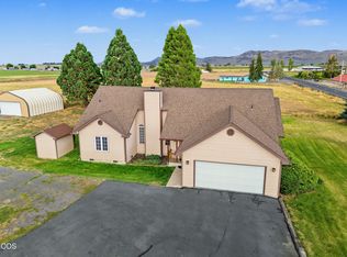 10505 Spring Lake Rd, Klamath Falls, OR 97603