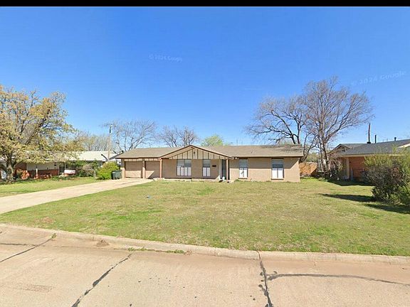 3rd image of 3313 Hampton Dr