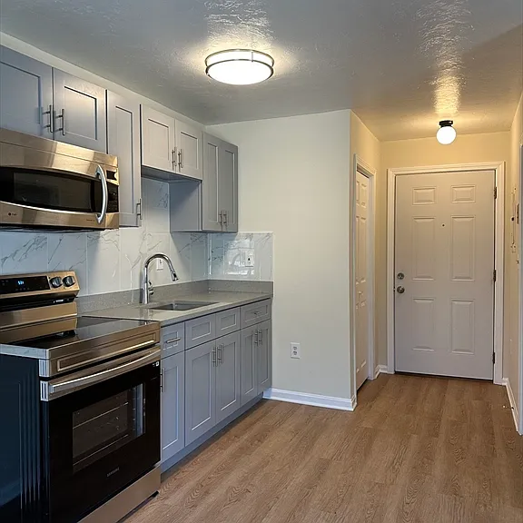 850 Broad St #6 — Photo 8