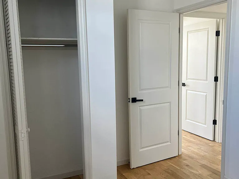 217 India St #2R — Photo 5