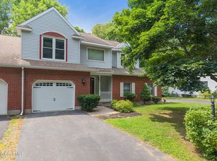 41 Westbury Ct, Clifton Park, NY 12065