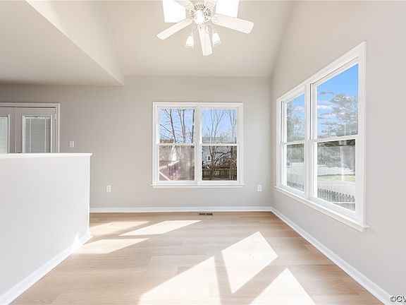 4th image of 5040 Drayton Dr