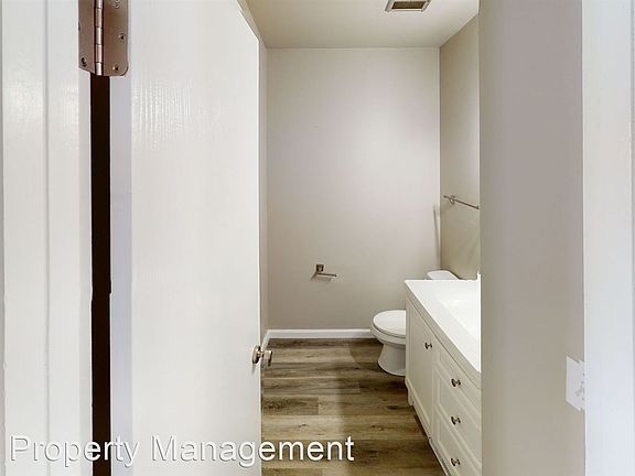 2nd image of 419-1704 N Westfield St #427