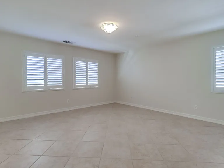 17020 New Rochelle Way — Photo 11