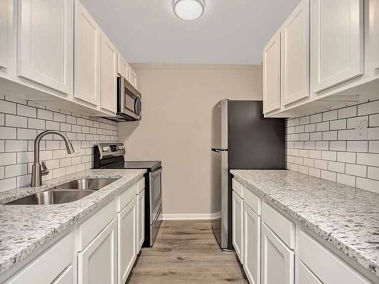 Pinecrest Apartments of Milford — Photo 3