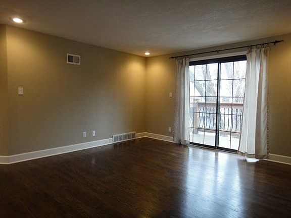 4th image of 4537 Holly St APT 3