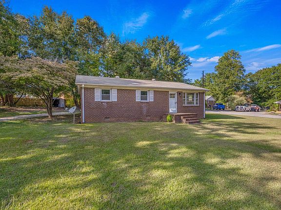2nd image of 123 Paris View Dr
