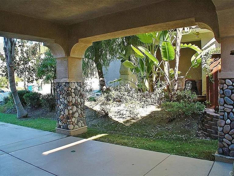 1139 Calistoga Way — Photo 24