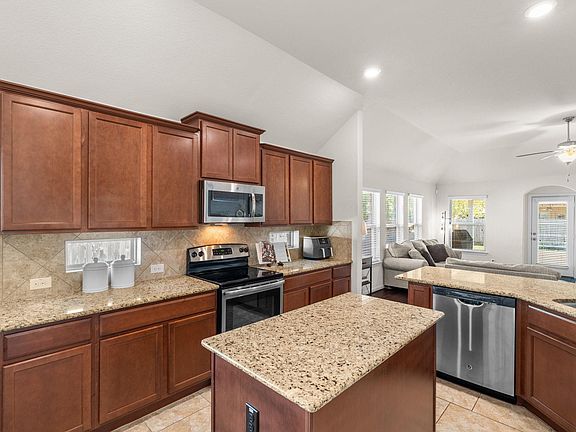 5th image of 1104 Arvada Dr