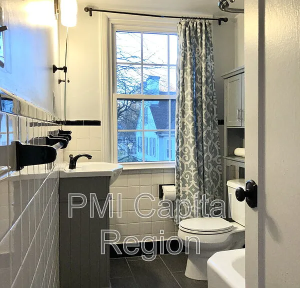 2211 Washington Ave #203 — Photo 8