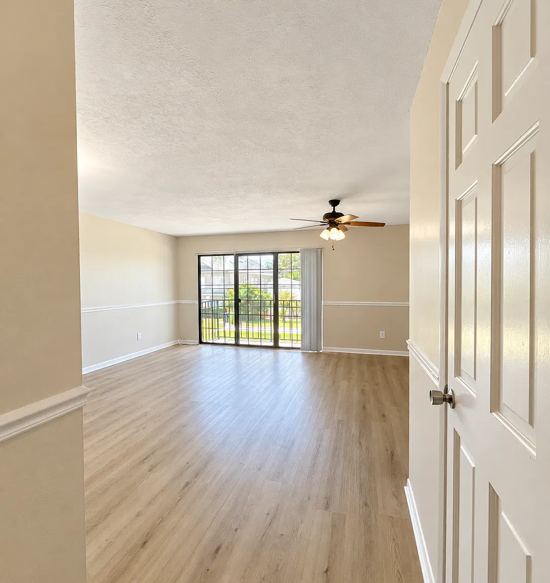 2 bed, 2.5 bath, 1170 sqft, $2,224 — Photo 3