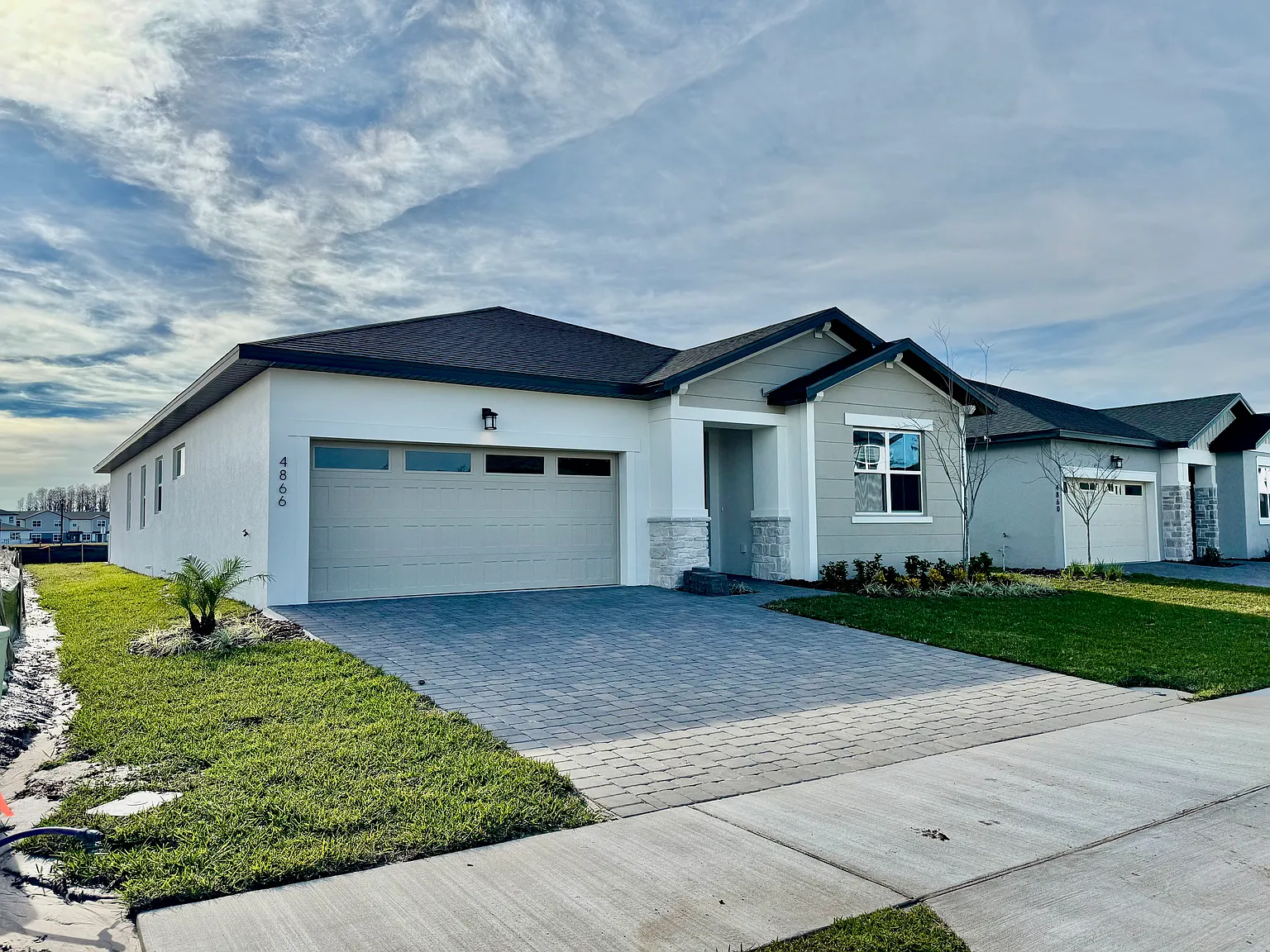 4866 Shady Pines Dr — Photo 2