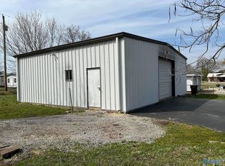 1 Newby Chapel Rd, Athens, AL 35613