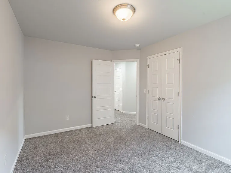 15708 Vermillion Dr — Photo 25