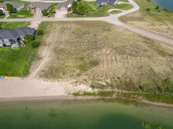 91 Bayshore Dr, Columbus, NE 68601