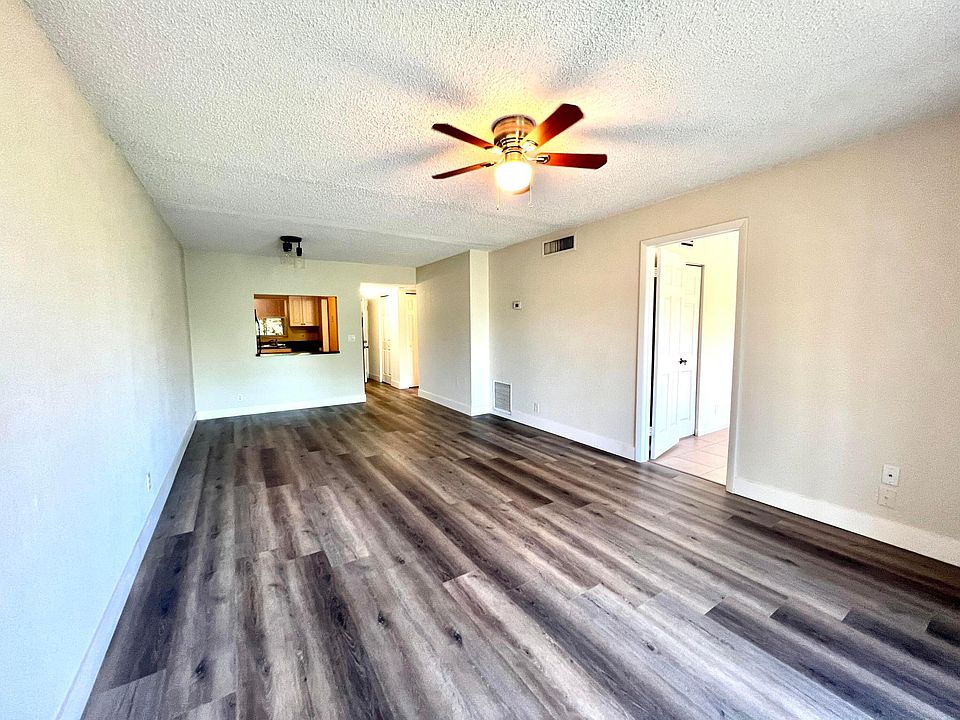 1st image of 120 Sparrow Drive Apt 302