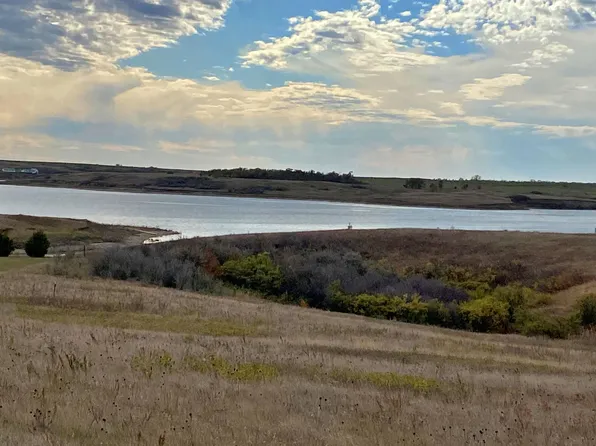 4975 13l St NW, Garrison, ND 58540