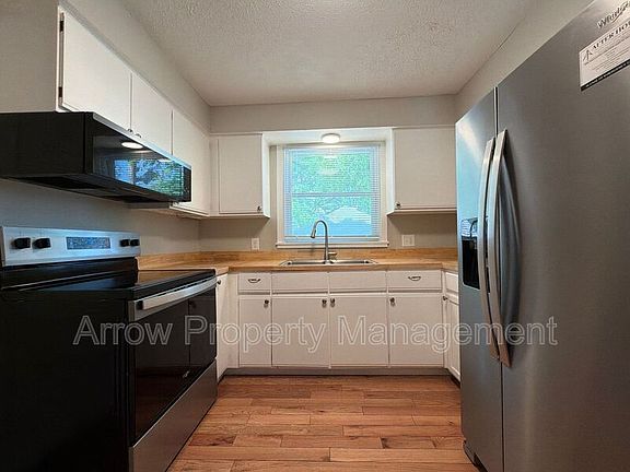 2nd image of 2616 South St