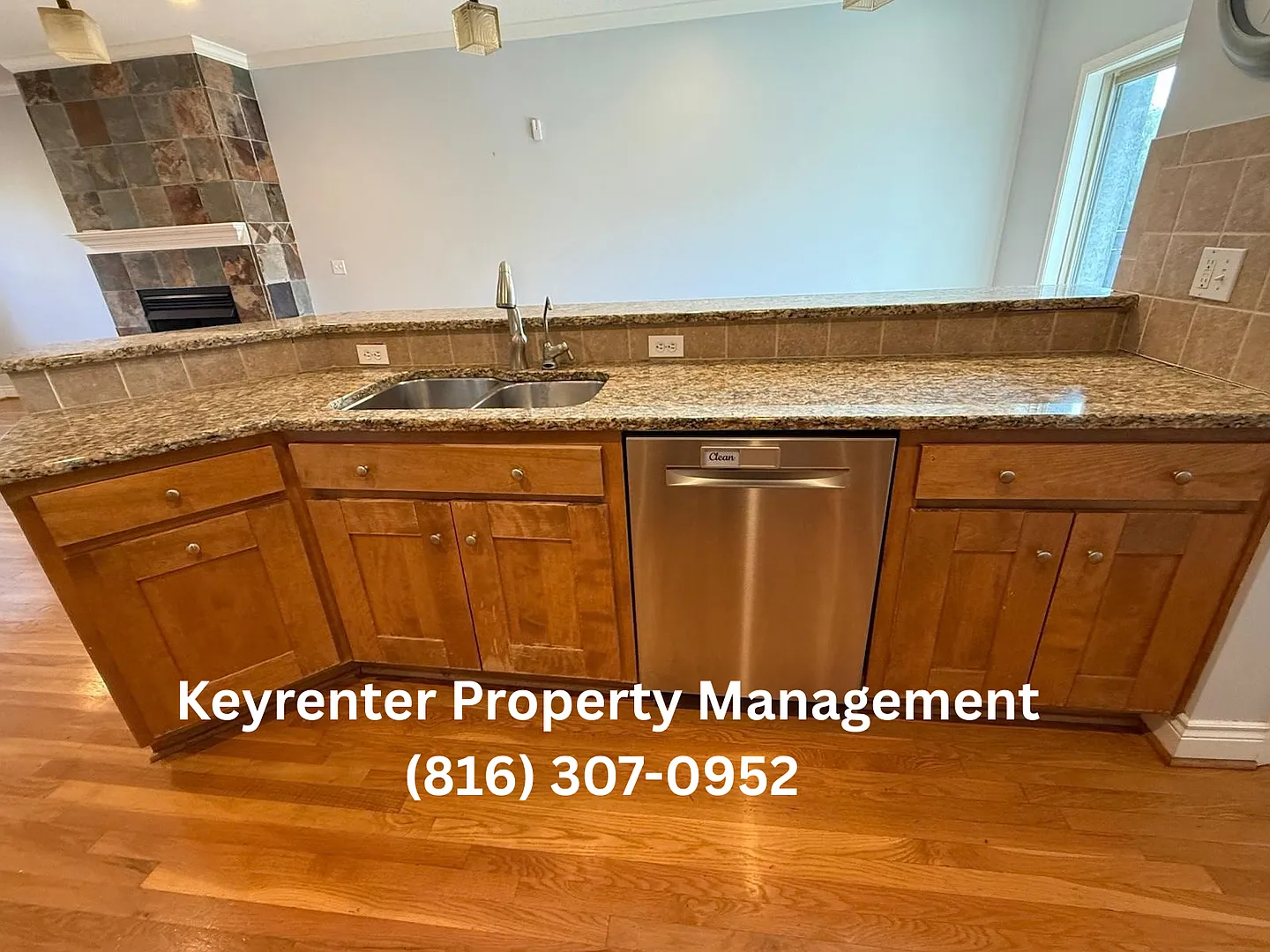 3-Bedroom Townhome with Garage and Beautiful Countertops — Photo 4