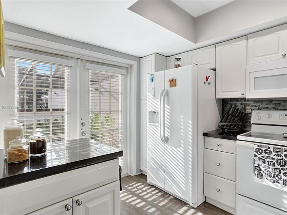 5th image of 6422 Pinehurst Cir E #D29