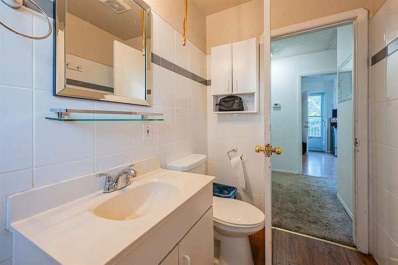 Winnipeg Apartment for rent - 3 Bedrooms — photo 12