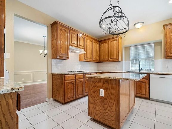 5th image of 1608 Forest Bend Ln
