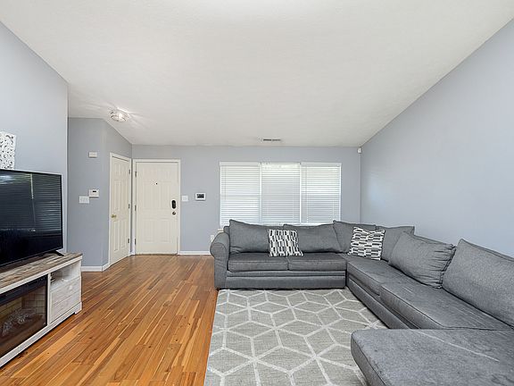 4th image of 11139 Steelewater Ct