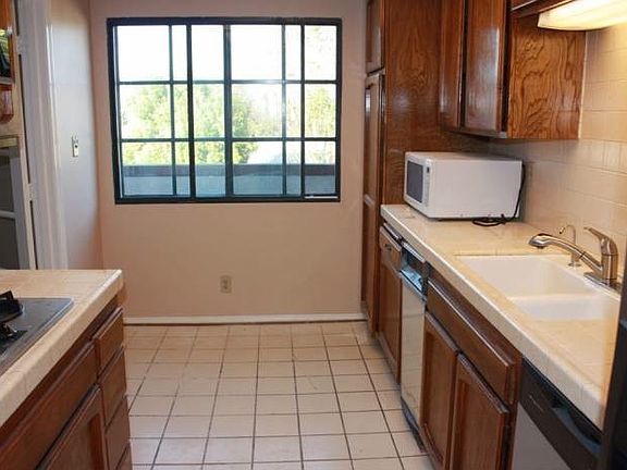 4th image of 12540 Burbank Blvd APT 305