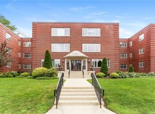 30 Outlook Ave APT 105, West Hartford, CT 06119