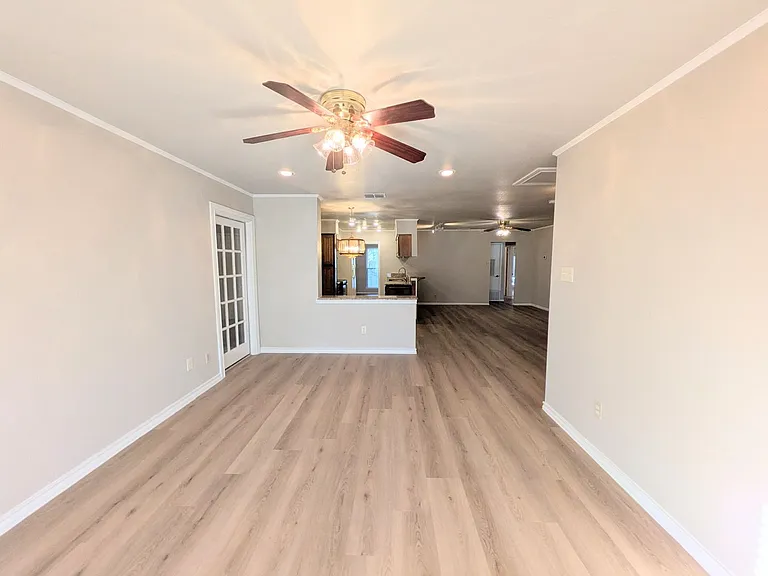 6618 Cloverbend St — Photo 36
