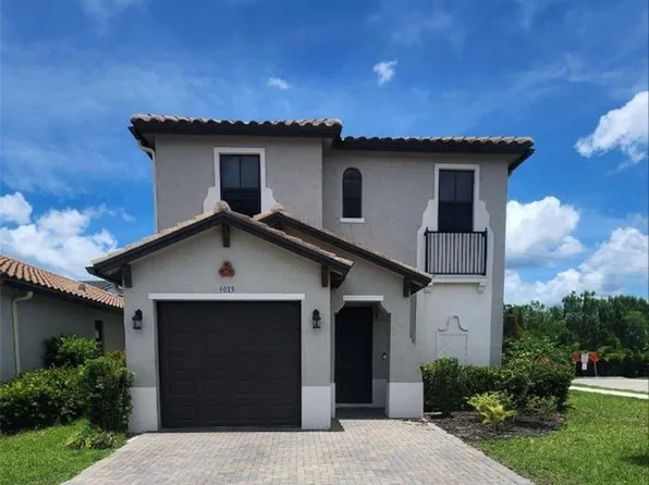 9015 Madrid Cir, Naples, FL 34104