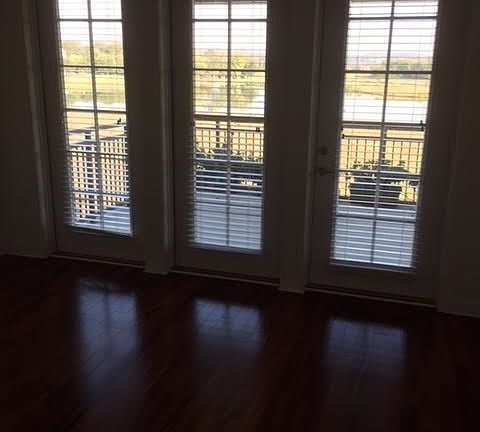 Tons of light in this apartment! You will love the beautiful