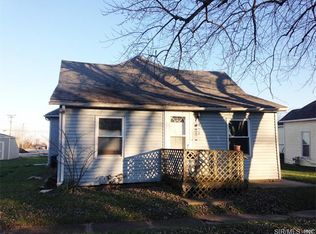 102 S State St, Sorento, IL 62086