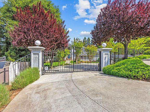 4th image of 18216 Sparhawk Way
