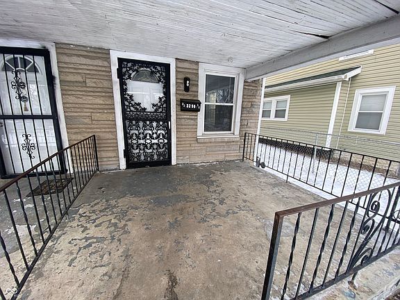 3rd image of 3254 Winthrop Ave
