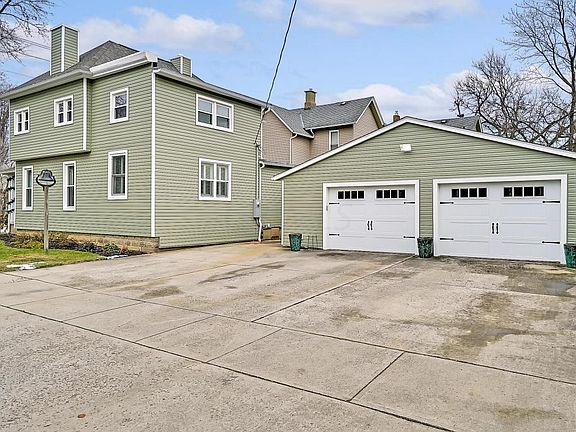 5th image of 249 W Lincoln Ave
