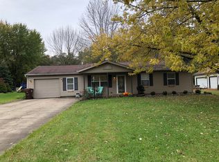 2405 Edgewater Dr, Cortland, OH 44410