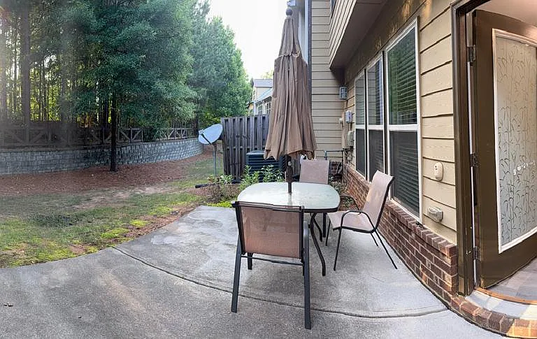 2124 Greencrest Cir — Photo 25